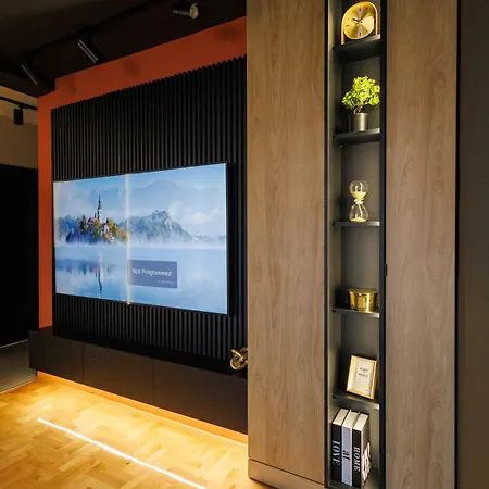 T & T - 2 Bedrooms * Pirot