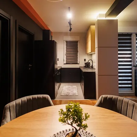 T & T - 2 Bedrooms *