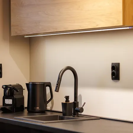 T & T - 2 Bedrooms شقة *