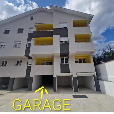 T & T - 2 Bedrooms Apartamento *