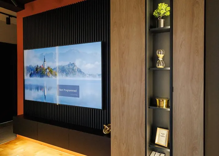 T & T - 2 Bedrooms * بايرت