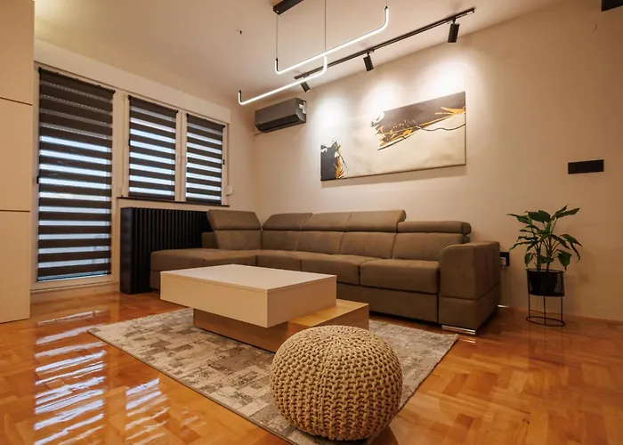 T & T - 2 Bedrooms شقة